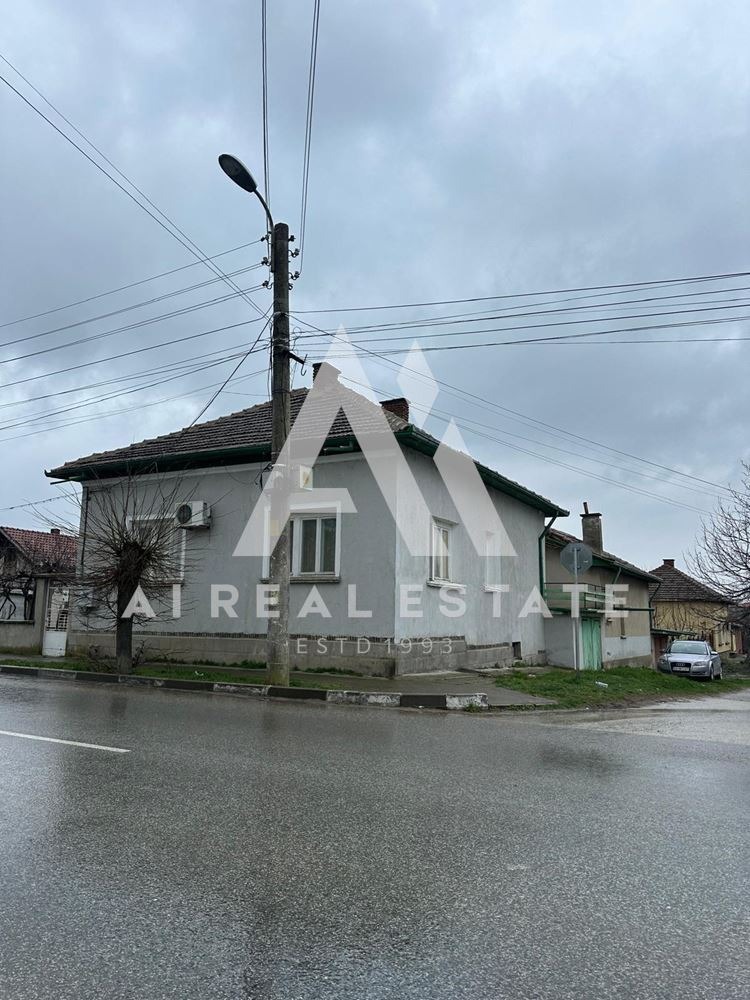 Продава КЪЩА, гр. Гулянци, област Плевен