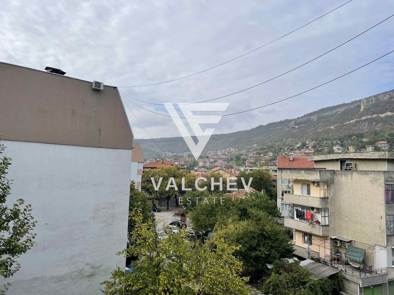Продава МНОГОСТАЕН, гр. Провадия, област Варна, снимка 2 - Апартаменти - 52236177