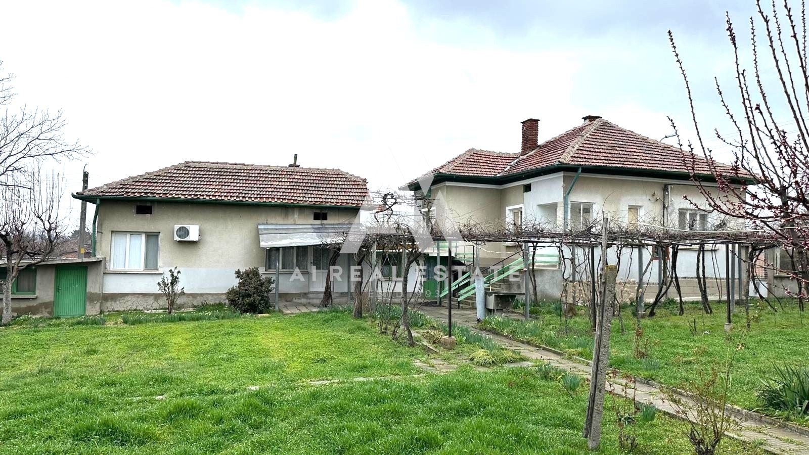 Продава КЪЩА, гр. Гулянци, област Плевен, снимка 2 - Къщи - 55666834