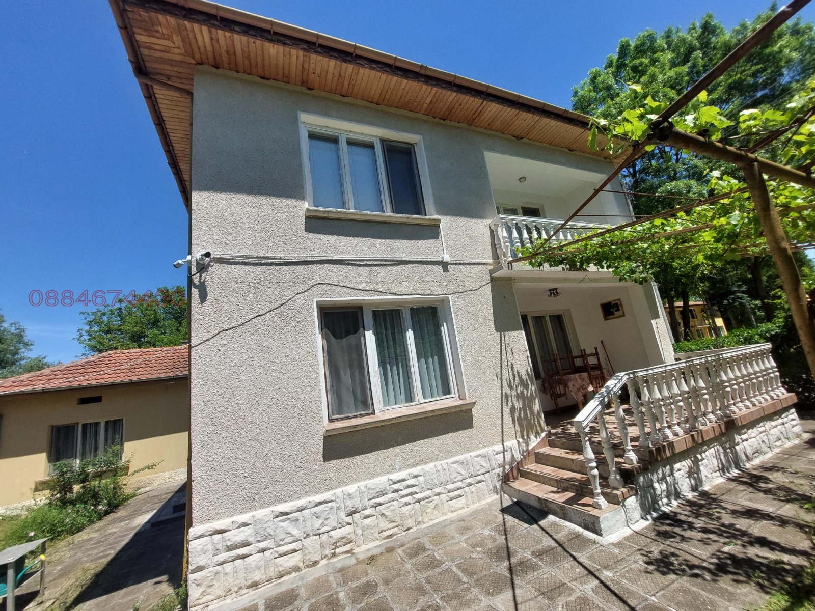 Продава КЪЩА, с. Осиковица, област София област