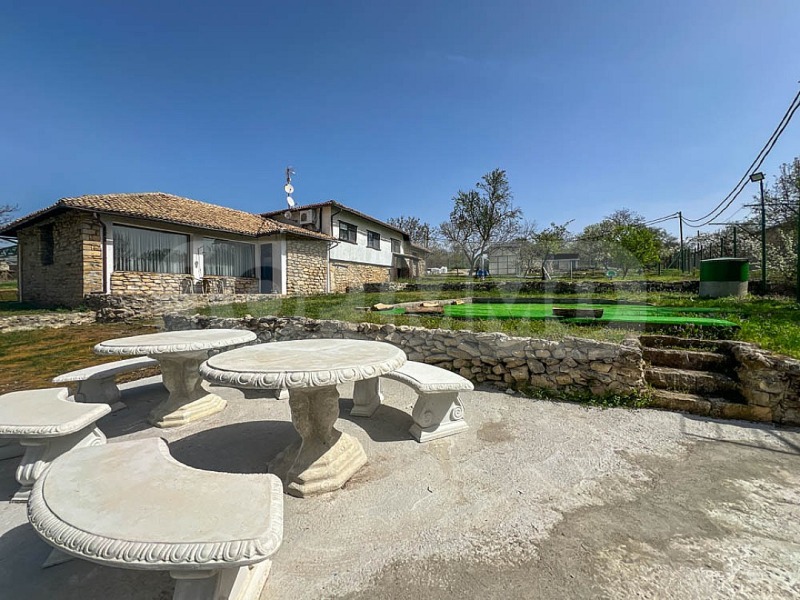Продава КЪЩА в област Варна, с. Аврен - 930 кв.м / 399 900 € » 782 136.42 лв., ТОПИММО