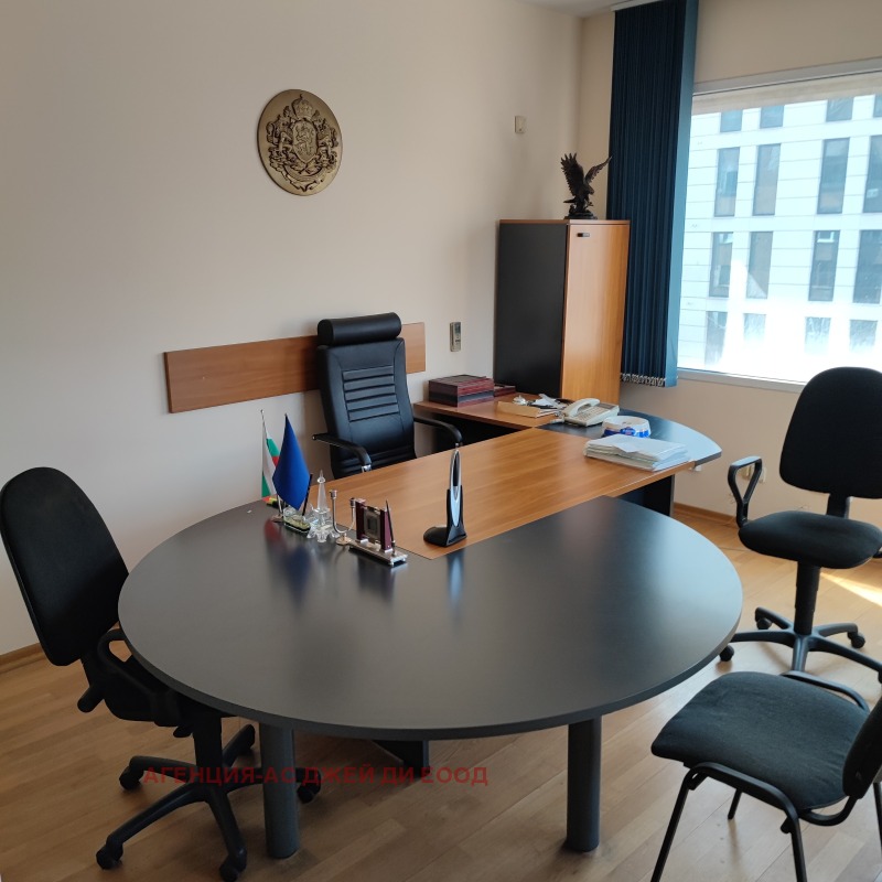 In vendita  Ufficio Sofia , Tsentar , 110 mq | 52650960