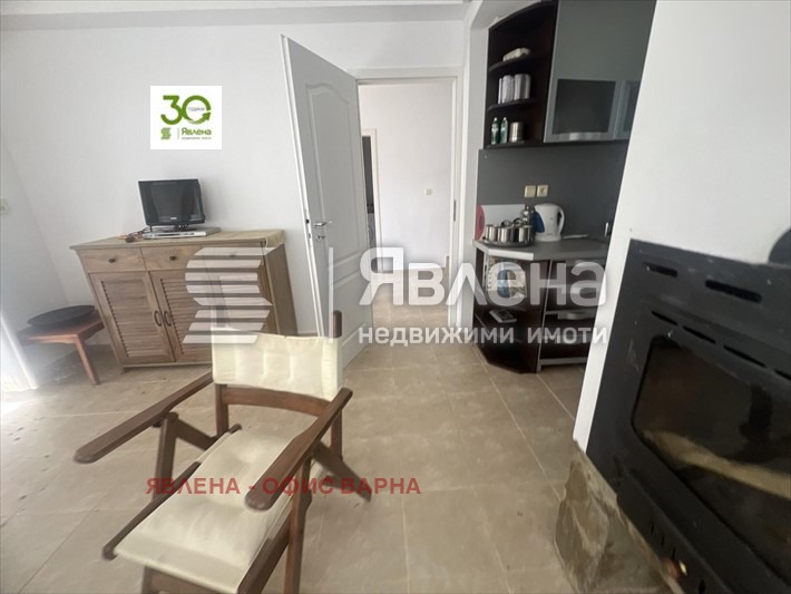 Продава КЪЩА, с. Църква, област Добрич, снимка 5 - Къщи - 55505327