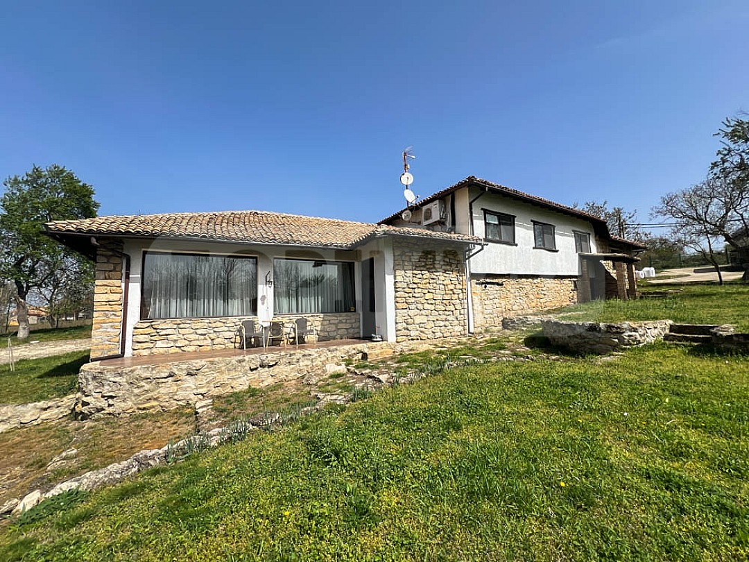 Продава КЪЩА, с. Аврен, област Варна, снимка 2 - Къщи - 50272038