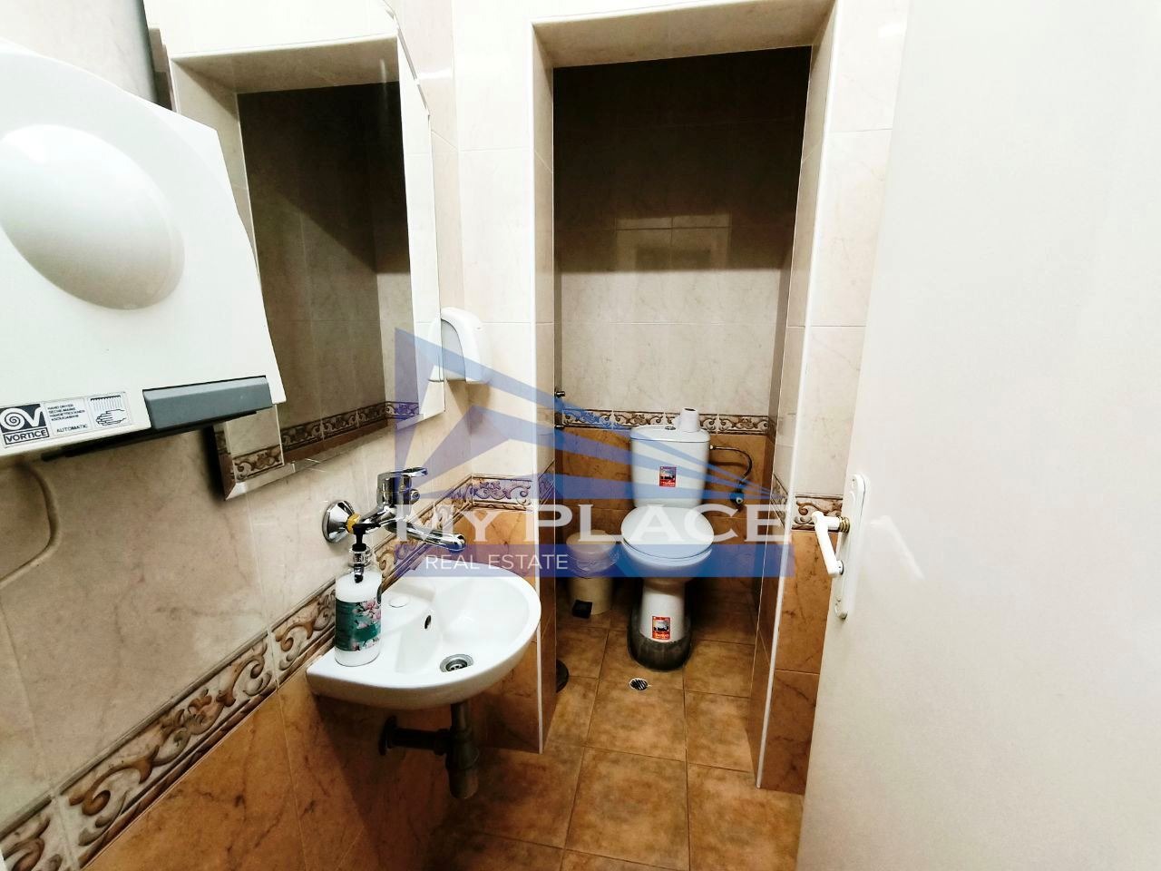 Продава ОФИС, гр. Шумен, Център, снимка 5 - Офиси - 53909491