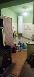 Продава КЪЩА, с. Пчелище, област Велико Търново, снимка 2