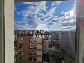 3-стаен град Варна, Погреби