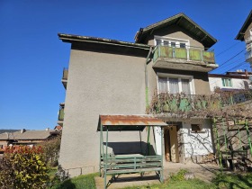 Casa Kamenina, Pernik 1