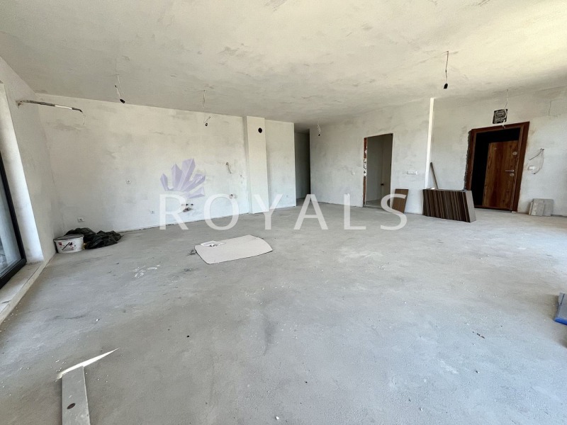 Продава 3-СТАЕН в град Варна, Бриз - 177 кв.м / 409 990 € » 801 870.74 лв., РОЯЛС