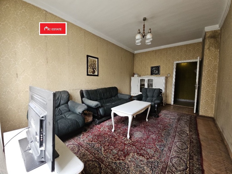 De vânzare  2 dormitoare Sofia , Țentâr , 99 mp | 81424622