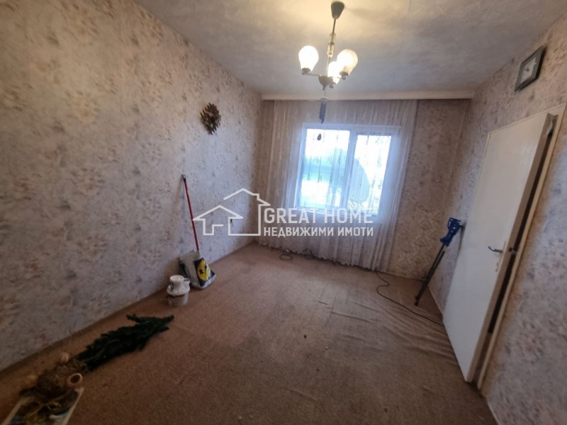 Продава 3-СТАЕН, гр. Търговище, Запад 1, снимка 3 - Aпартаменти - 49196330