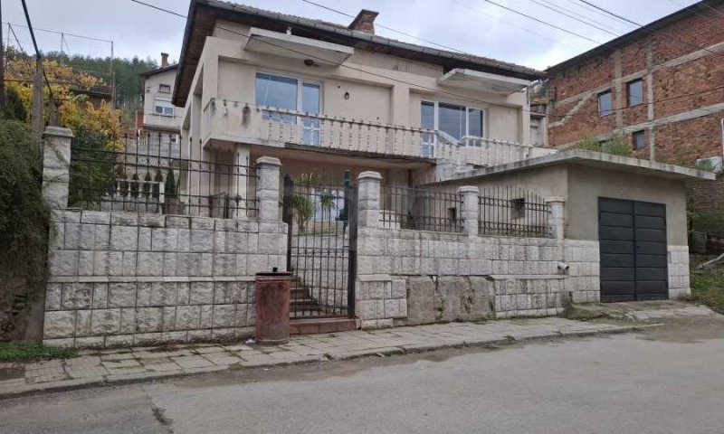Продава КЪЩА в област Кюстендил, гр. Дупница - 164 кв.м / 225 000 € » 440 061.75 лв., СУПРИММО ОФИСИ В СТРАНАТА