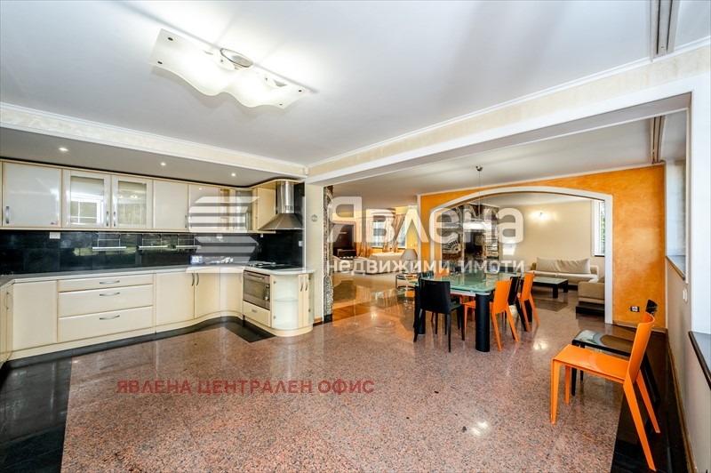 Продава КЪЩА, гр. София, в.з.Киноцентъра, снимка 4 - Къщи - 56135222