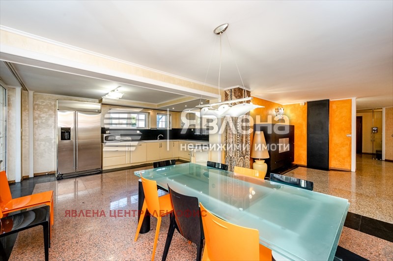 Продава КЪЩА, гр. София, в.з.Киноцентъра, снимка 3 - Къщи - 56135222