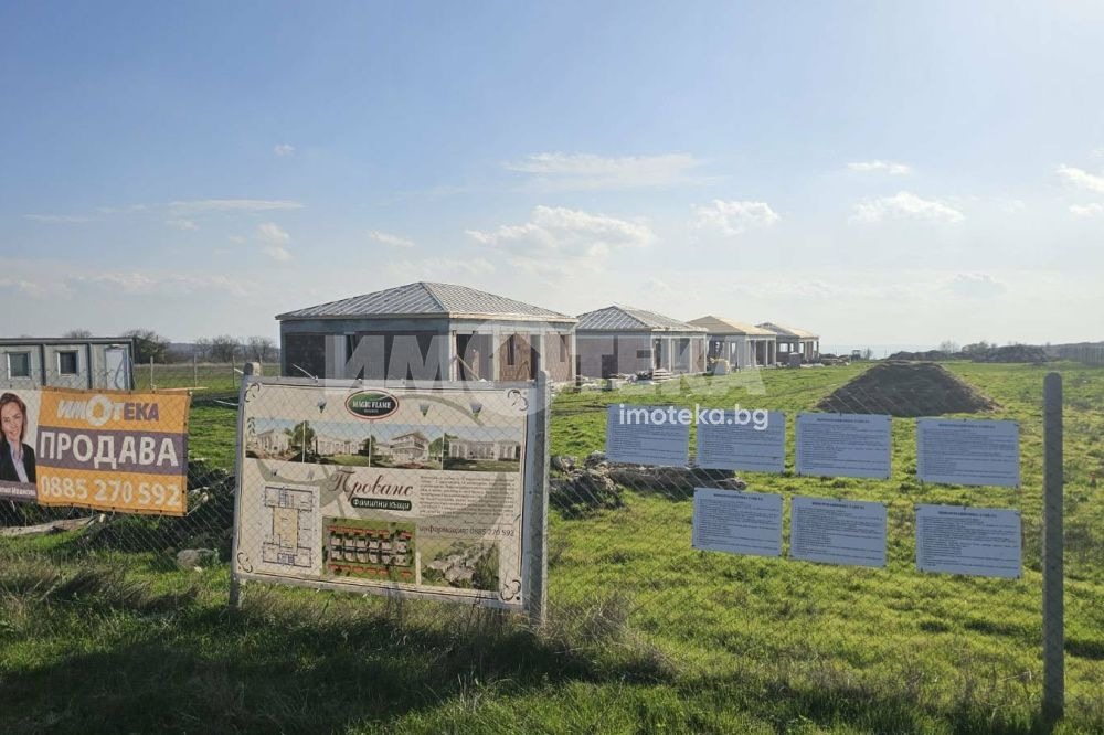 Продава КЪЩА, с. Калиманци, област Варна, снимка 2 - Къщи - 55232219
