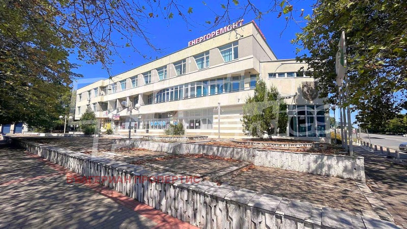 Продава ОФИС в област Стара Загора, гр. Раднево - 1842 кв.м / 540 000 € » 1 056 148.20 лв., БЪЛГЕРИАН ПРОПЕРТИС