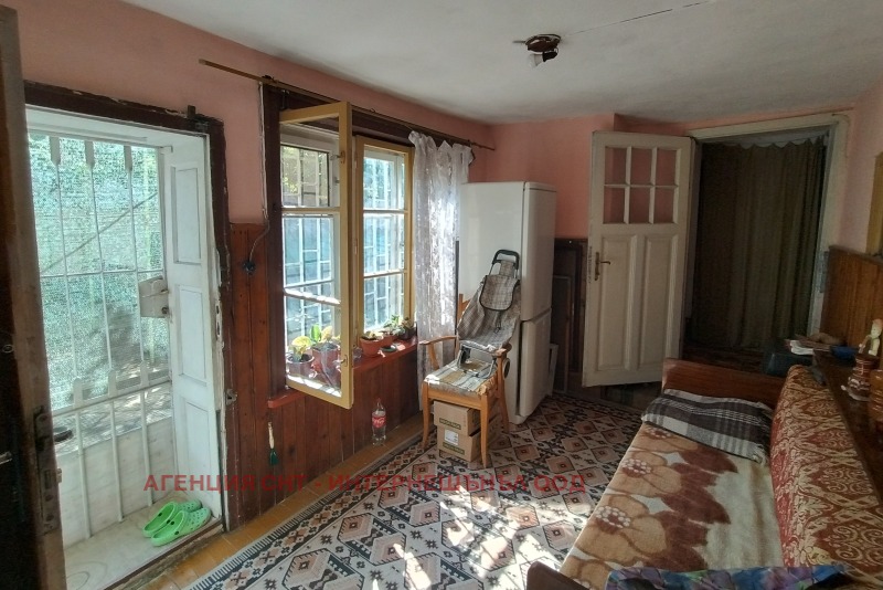 Продава ЕТАЖ ОТ КЪЩА, гр. Шумен, Томбул джамия, снимка 5 - Етаж от къща - 53428471