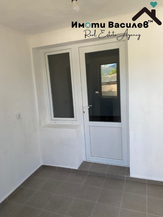 Продава КЪЩА, гр. Годеч, област София област, снимка 2 - Къщи - 54626928