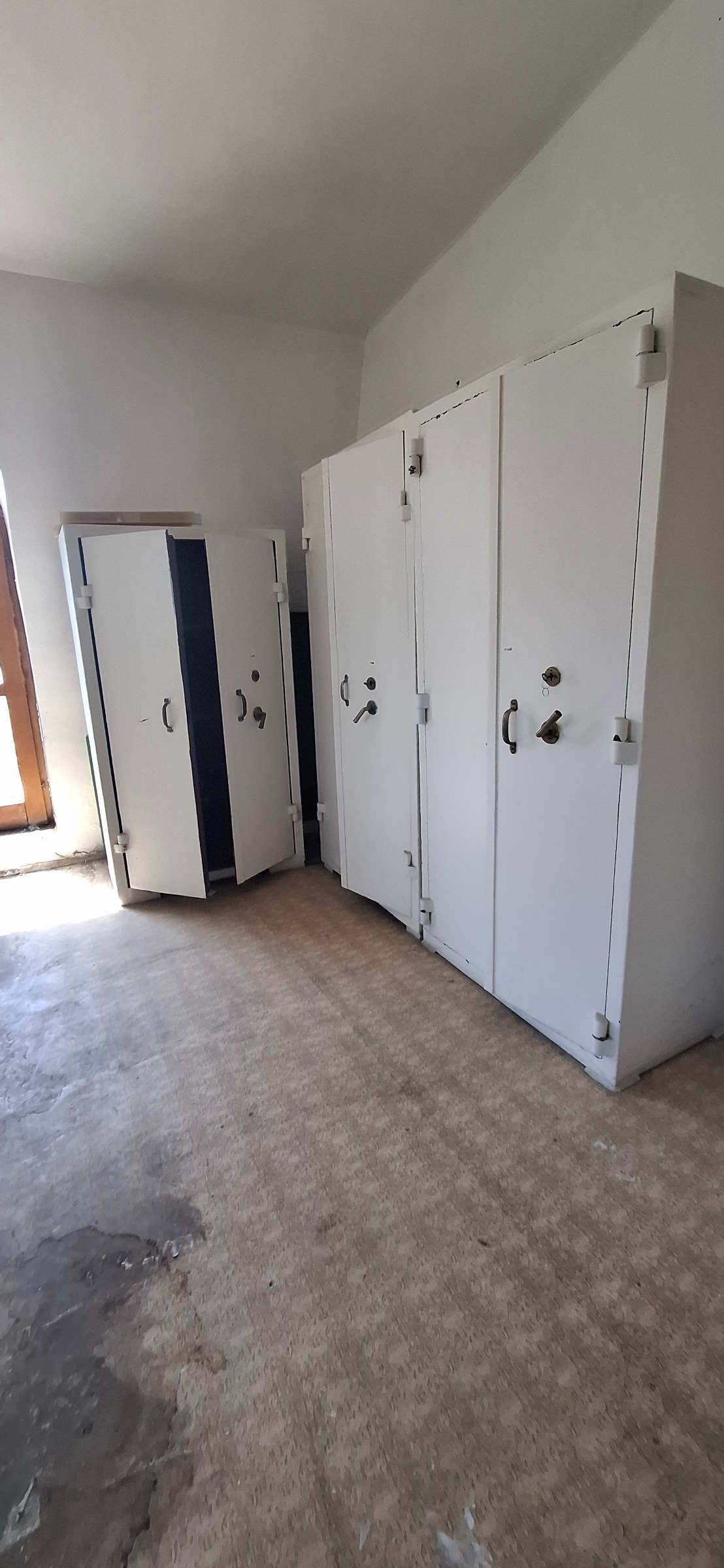 Продава ОФИС, гр. Елхово, област Ямбол, снимка 4 - Офиси - 55325244