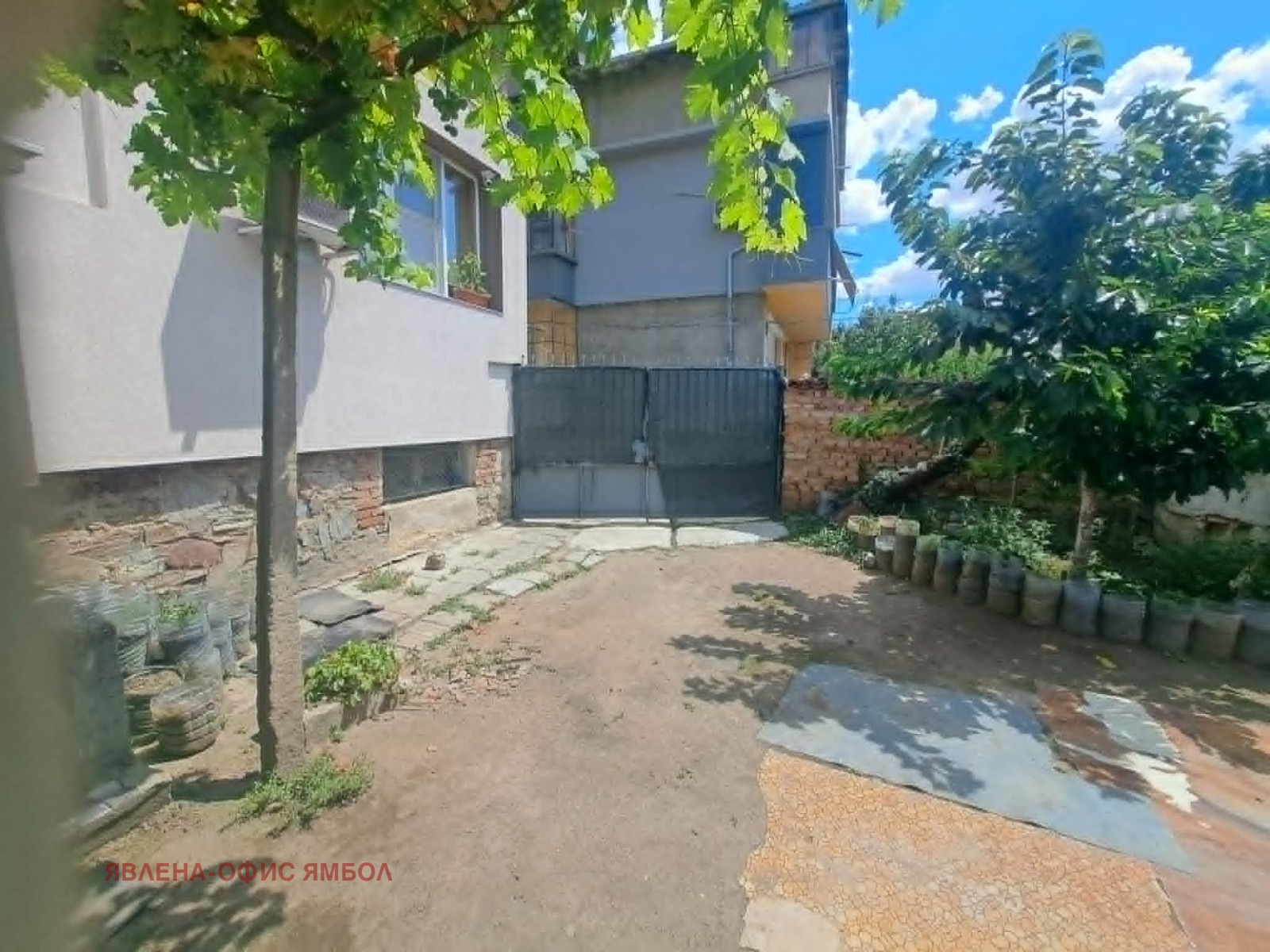 Продава ГАРАЖ, ПАРКОМЯСТО, гр. Ямбол, Каргон, снимка 2 - Гаражи и паркоместа - 55747475