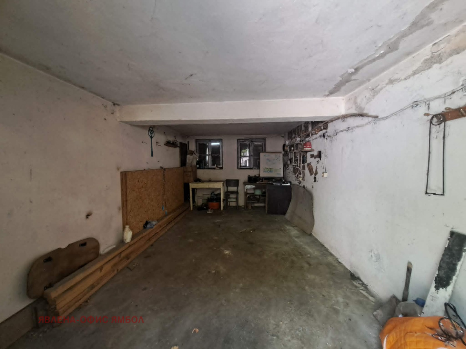 Продава ГАРАЖ, ПАРКОМЯСТО, гр. Ямбол, Каргон, снимка 3 - Гаражи и паркоместа - 55747475