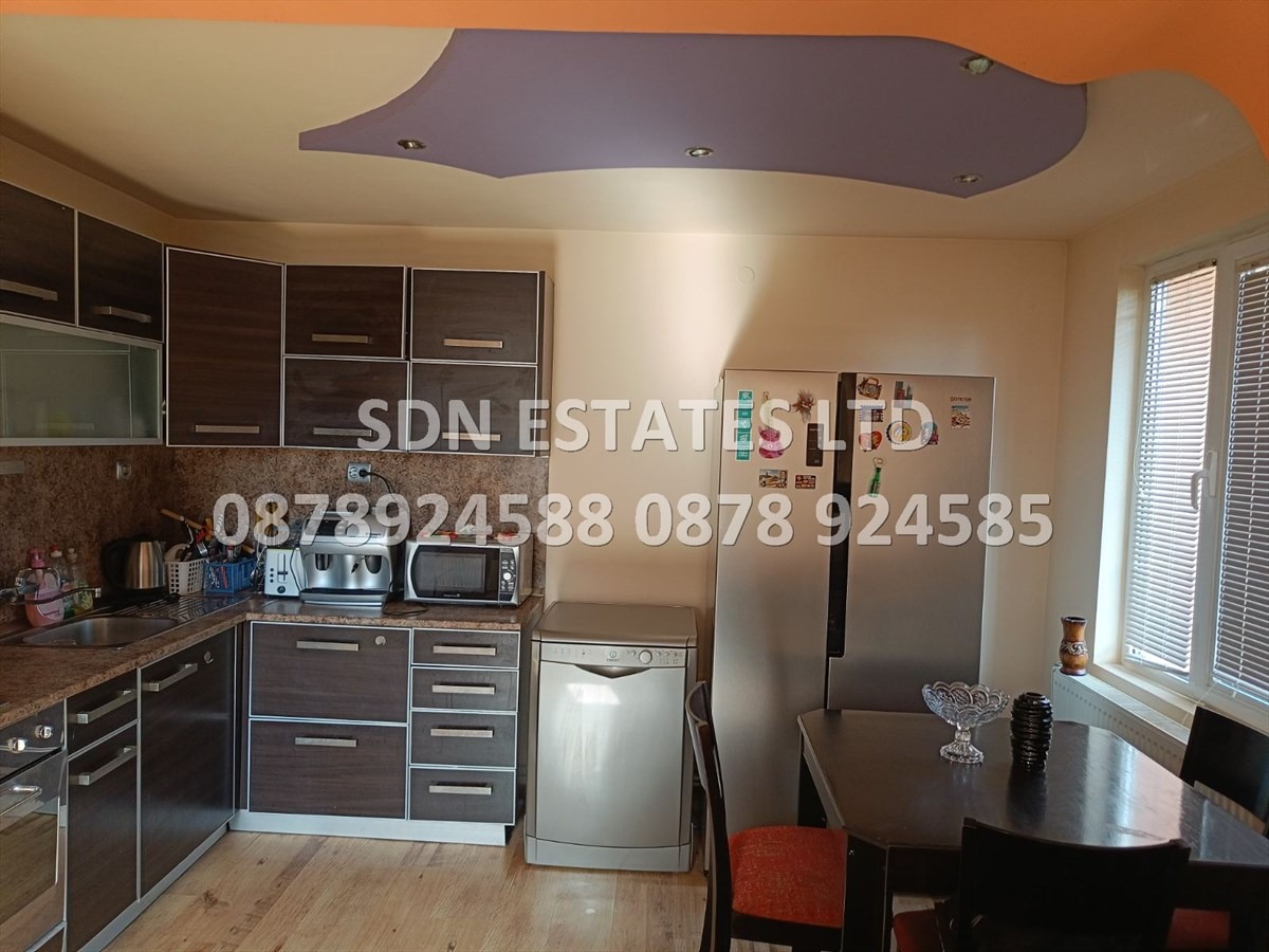 Продава КЪЩА, гр. Казанлък, област Стара Загора, снимка 2 - Къщи - 49952322