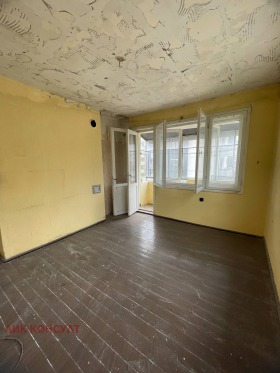 House Floor Tsentar, Targovishte 4