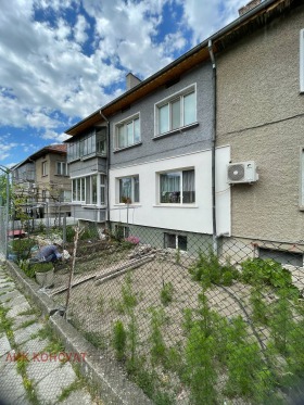 House Floor Tsentar, Targovishte 6