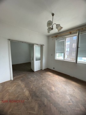 House Floor Tsentar, Targovishte 10