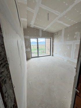Hus Ravno pole, region Sofia 12