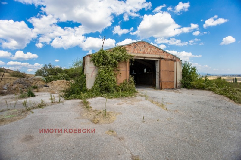 Продава ПРОМ. ПОМЕЩЕНИЕ в област София, гр. Сливница - 3000 кв.м / При запитване, ИМОТИ КОЕВСКИ