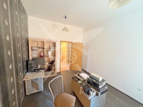 2 bedroom Vazrazhdane, Burgas 1