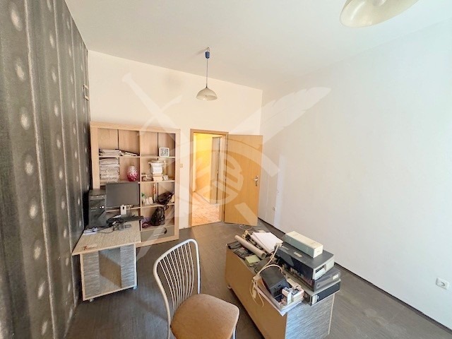 For Sale  2 bedroom Burgas , Vazrazhdane , 104 sq.m | 62793055