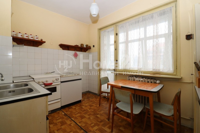 Продава 3-СТАЕН, гр. София, Хиподрума, снимка 2 - Aпартаменти - 48307307