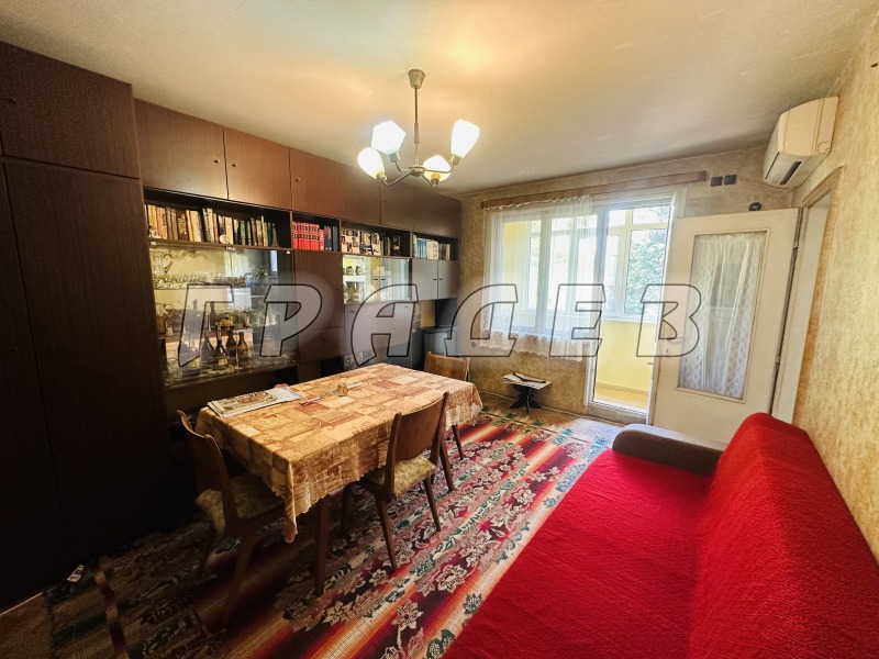 In vendita  2 camere da letto Ruse , Zdravets , 70 mq | 73633400