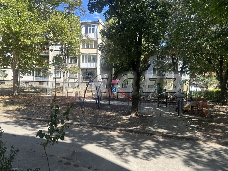 In vendita  2 camere da letto Ruse , Zdravets , 70 mq | 73633400 - Immagine [12]