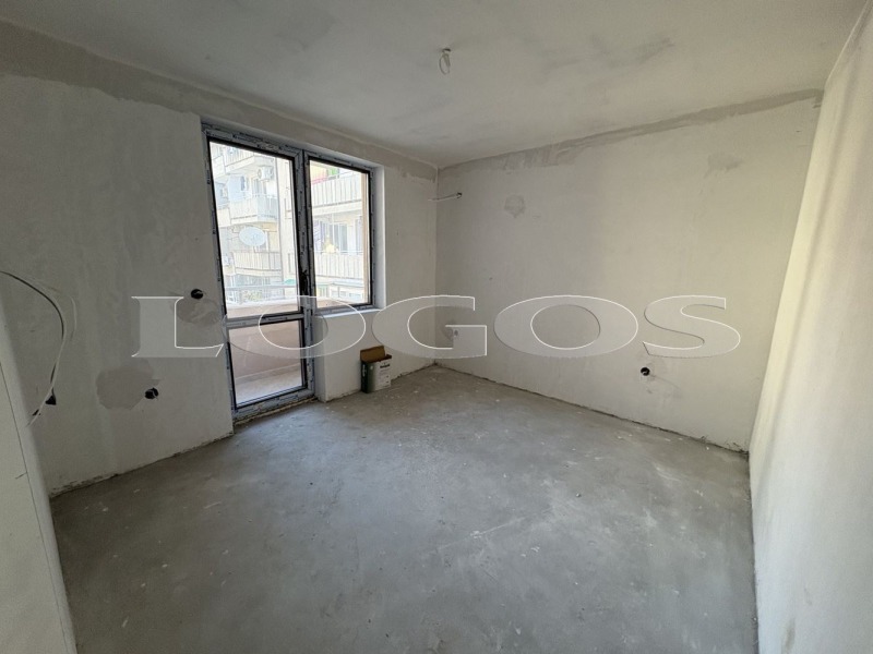 Продава 3-СТАЕН, гр. Варна, Лятно кино Тракия, снимка 3 - Апартаменти - 52155809