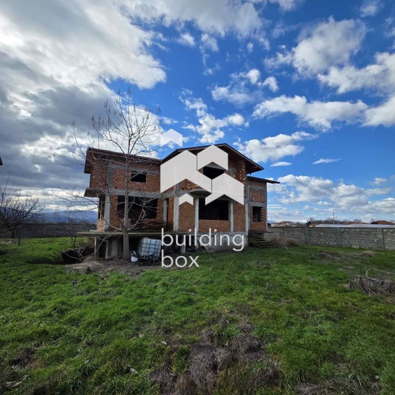 Продава КЪЩА в област Пловдив, с. Йоаким Груево - 400 кв.м / 199 914 € » 390 997.80 лв., БИЛДИНГ БОКС