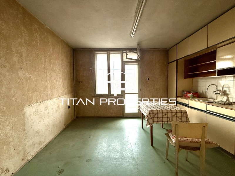 For Sale  2 bedroom Plovdiv , Kamenitsa 1 , 100 sq.m | 82415195 - image [17]