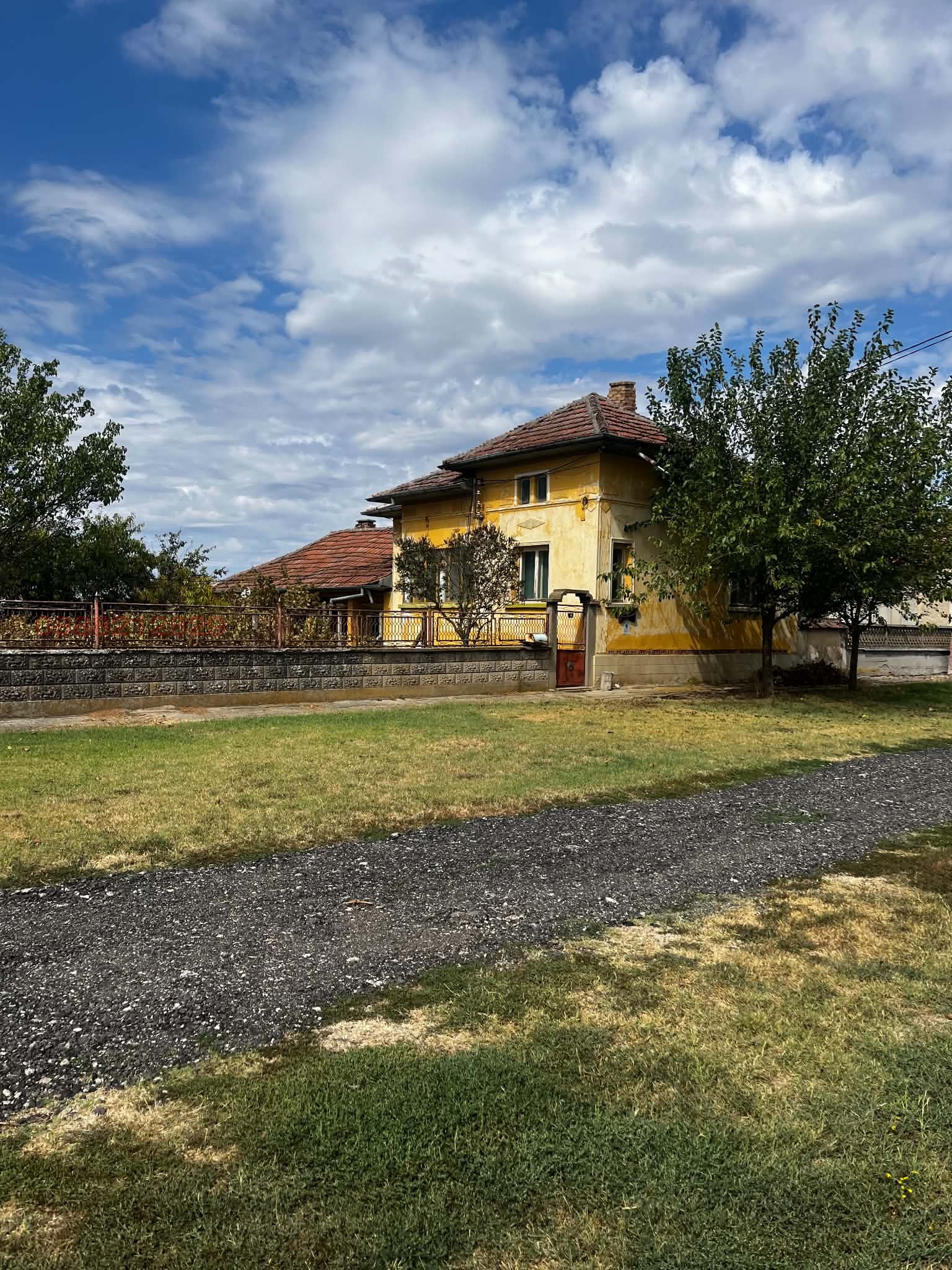 Продава КЪЩА, с. Санадиново, област Плевен
