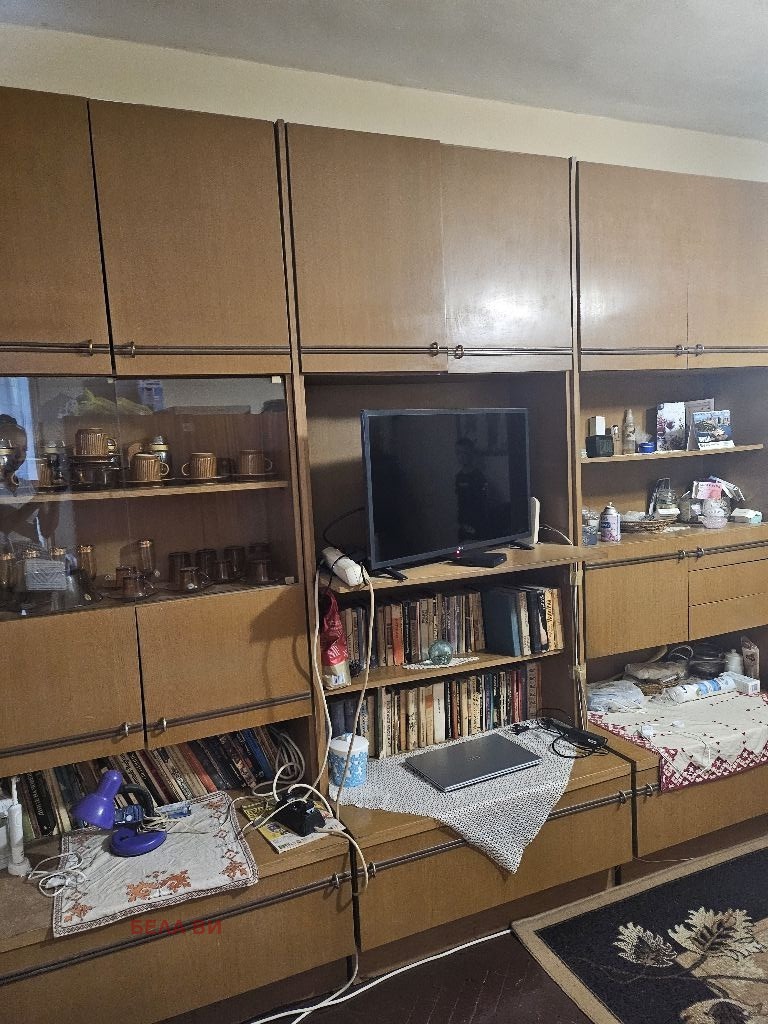 De vânzare  1 dormitor Pernic , Țentâr , 65 mp | 68602092 - imagine [8]