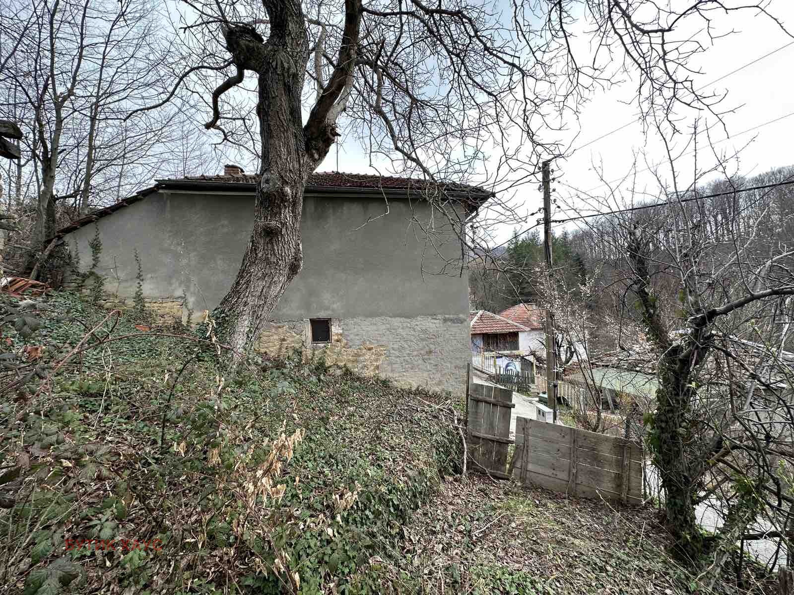 Продава КЪЩА, гр. Плачковци, област Габрово, снимка 2 - Къщи - 41799945