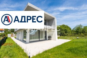 Дом м-т Манастирски рид, Варна