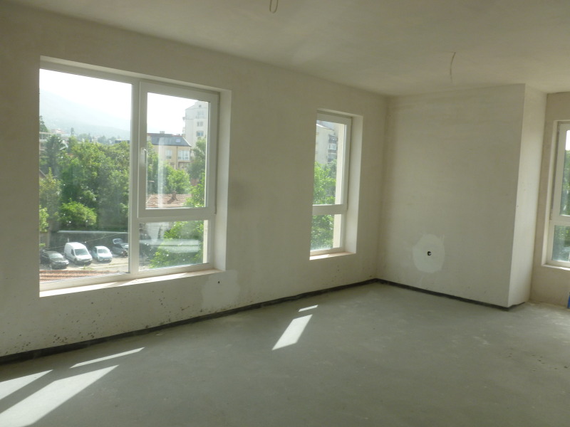 À vendre  3 chambres Sofia , Bakston , 239 m² | 83082219