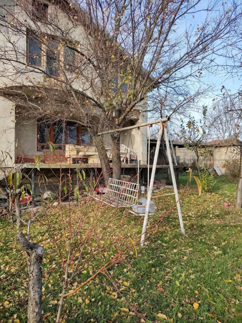 Продава  Къща област Разград , с. Малък Поровец , 360 кв.м | 10082969 - изображение [6]