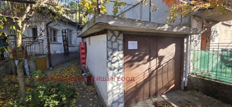 Продава КЪЩА, гр. Дупница, област Кюстендил, снимка 10 - Къщи - 52247015