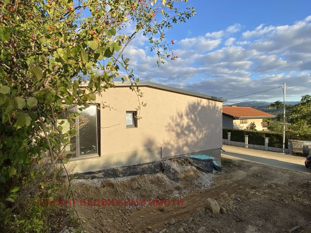 Продава КЪЩА, с. Борики, област Габрово