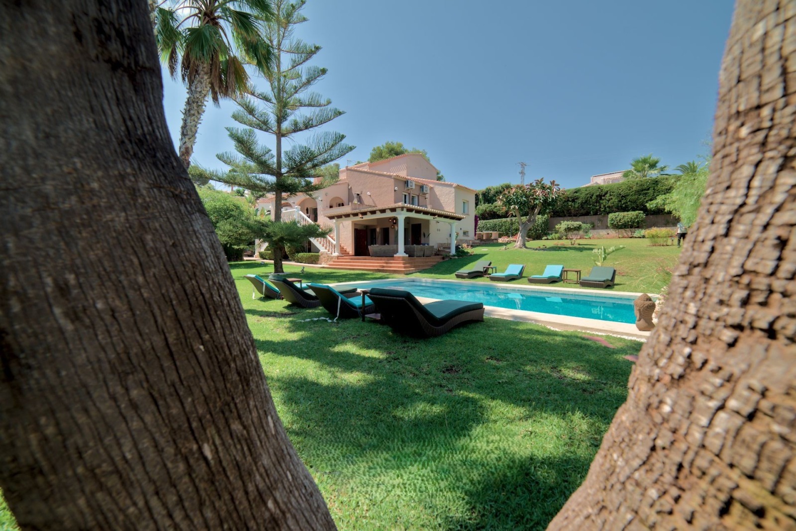 Продава ВИЛА, гр. Пловдив, Център, снимка 3 - Вили - 54343865