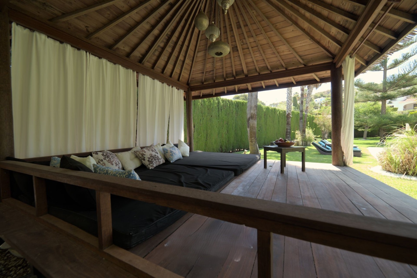 Продава ВИЛА, гр. Пловдив, Център, снимка 5 - Вили - 54343865