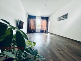 Продажба на тристайни апартаменти в област Добрич — страница 4 - изображение 1 
